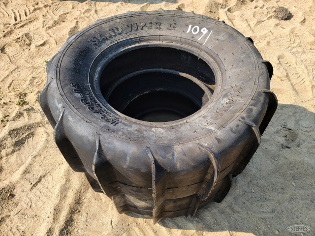 (2) Sandviper tires